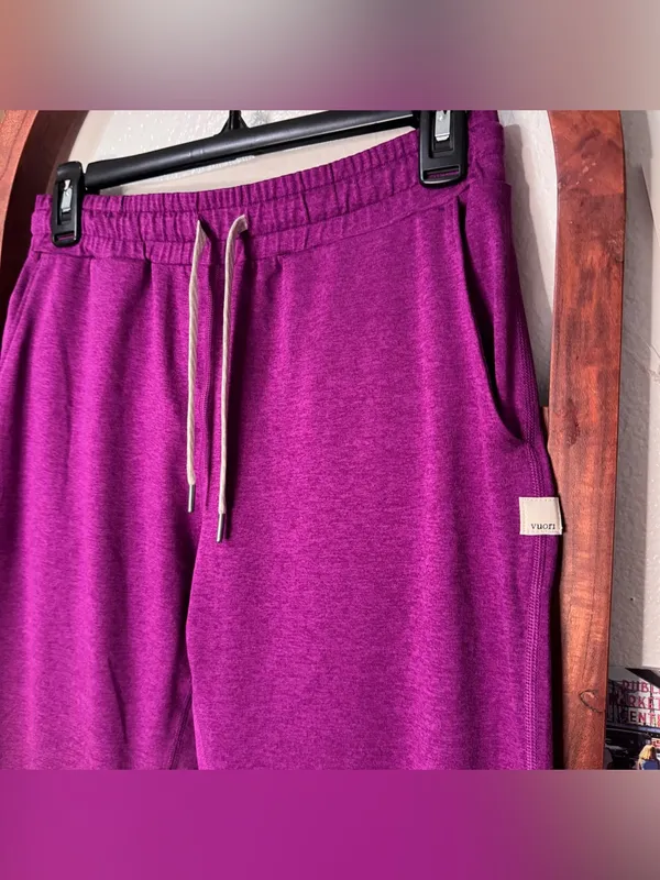 Vuori Performance Joggers Heather Magenta - Image 4