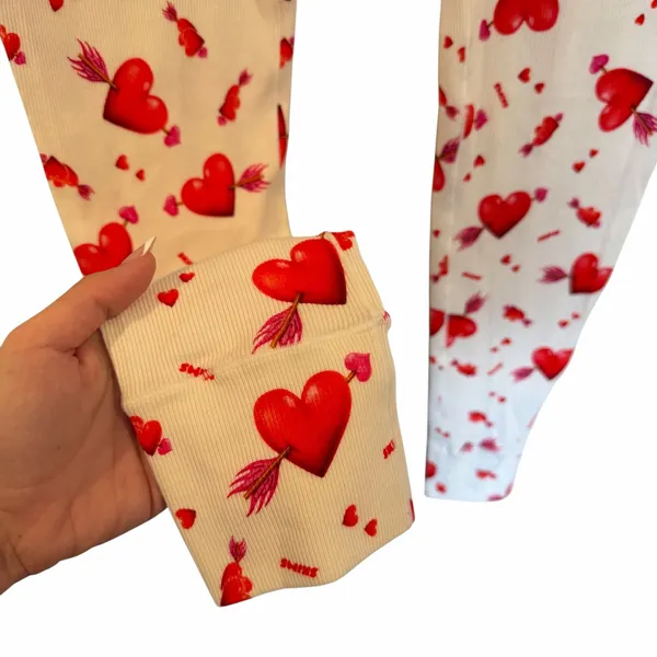 Skims Cotton Rib Leggings In Marble Red Heart & Arrow Valentines Day Print - Image 4