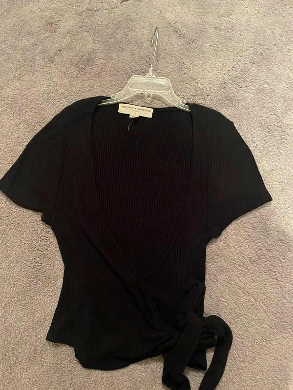Urban Outfitters Crop - Image 3
