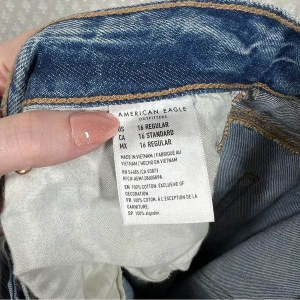American Eagle High Rise Distressed‎ 90s Boyfriend Jeans - Image 6