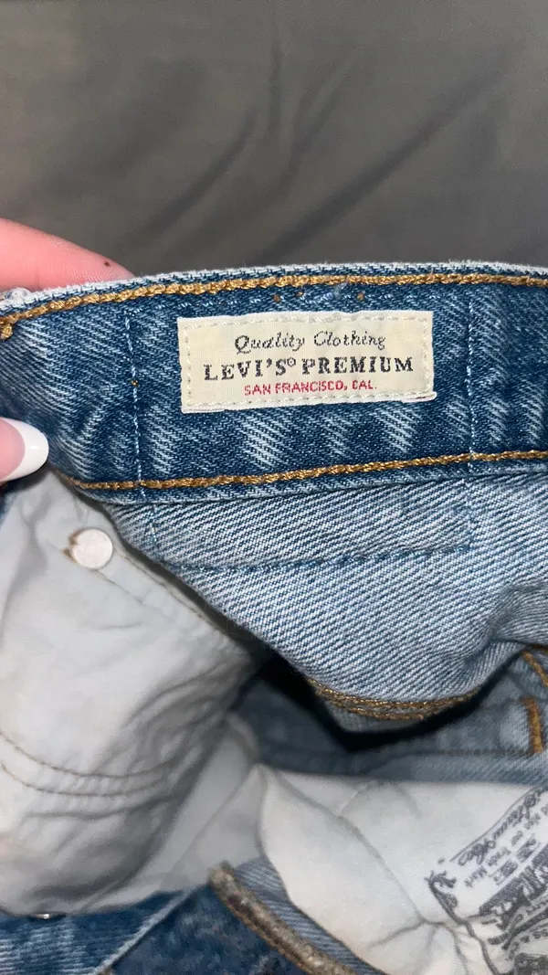 Levi’s Shorts 501 - Image 3