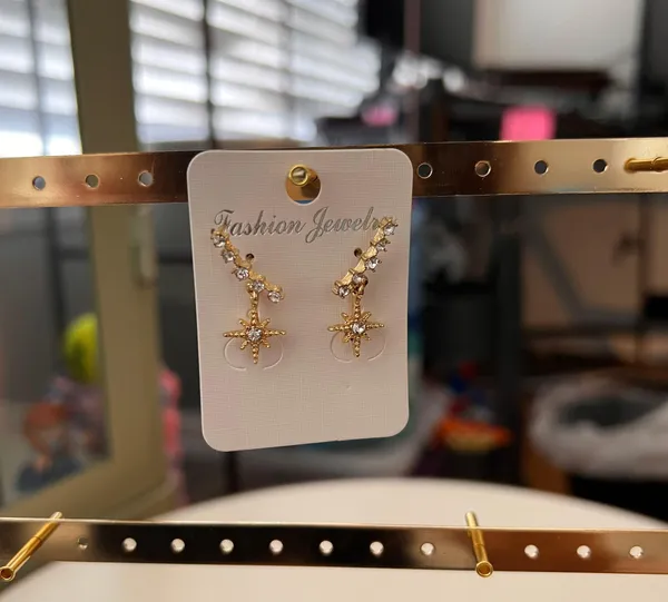 Gold painted earrings - Image 2