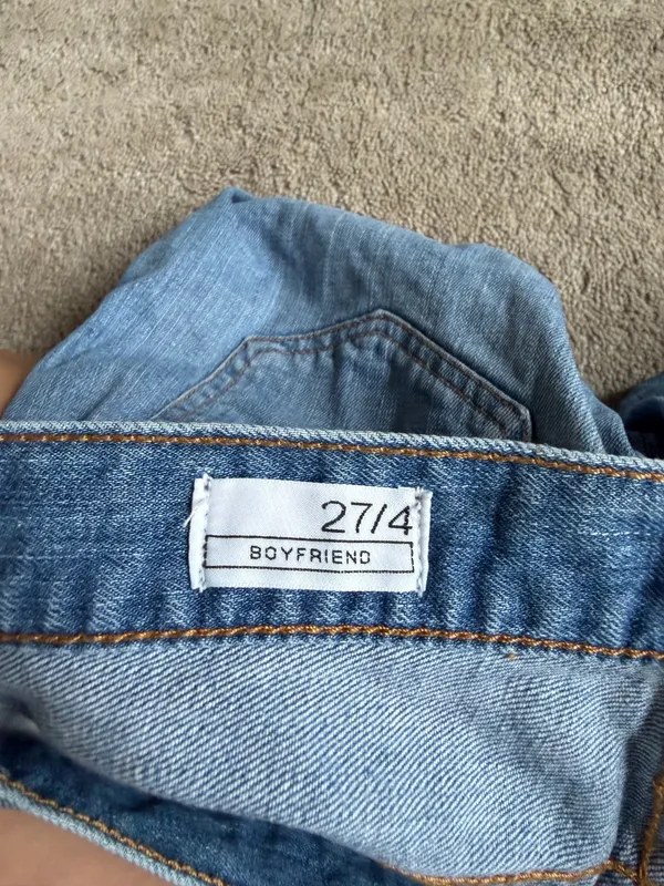 BDG Boyfriend Denim Shorts – Size 27 - Image 4