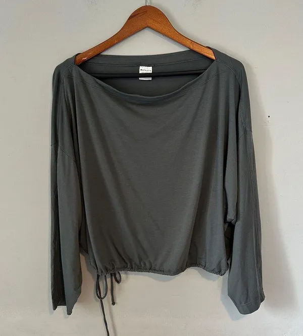 Athleta Cool Down Top Long Sleeve Crop XL Bali Green - Image 2