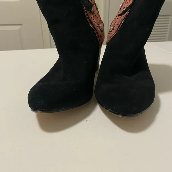 EUC |‎ Miss Albright beaded ankle boots — size 8 - Image 6