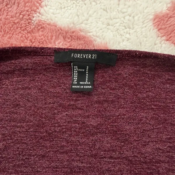 Viral Y2K Burgundy Scoop Neck Button Crop Top – Snatching Fit ❤️‍🔥 - Image 4