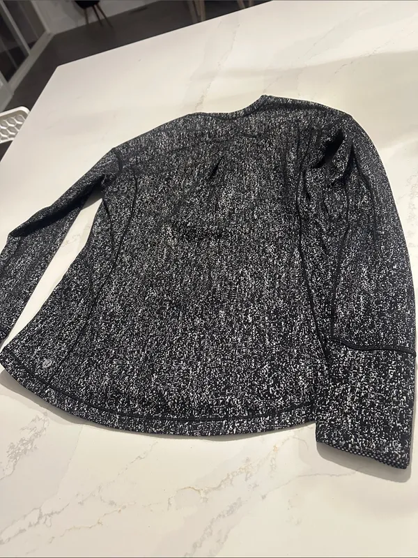 Lululemon black and white long sleeve running shirt approximate‎ size 10 - Image 5