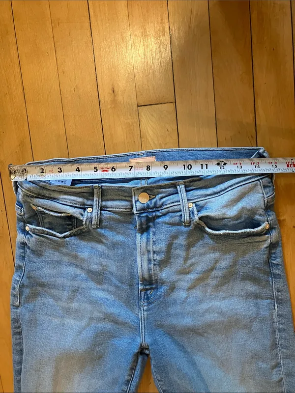 Mother the Insider Crop Step Fray Jeans in Limited Edition Size 31 - Image 10