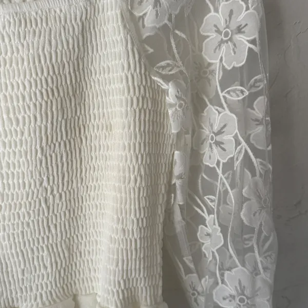 Ember‎ White Floral Lace Square Neck Smocked Peplum Top M Coquette Victorian - Image 3