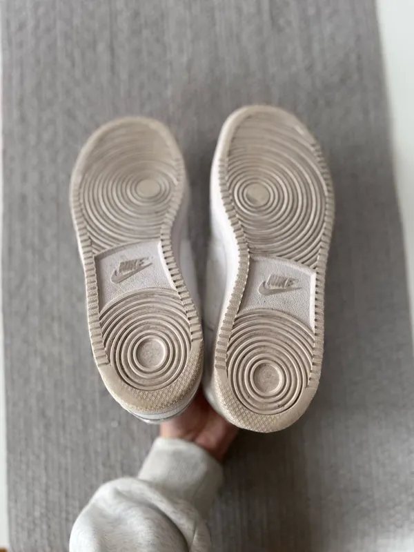 Nike White High Top Basketball Shoes Women’s Size 8.5 - Image 6