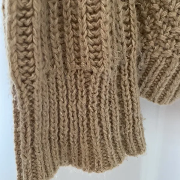 Abercrombie sweater with imitation Suede elbow patches - Image 4