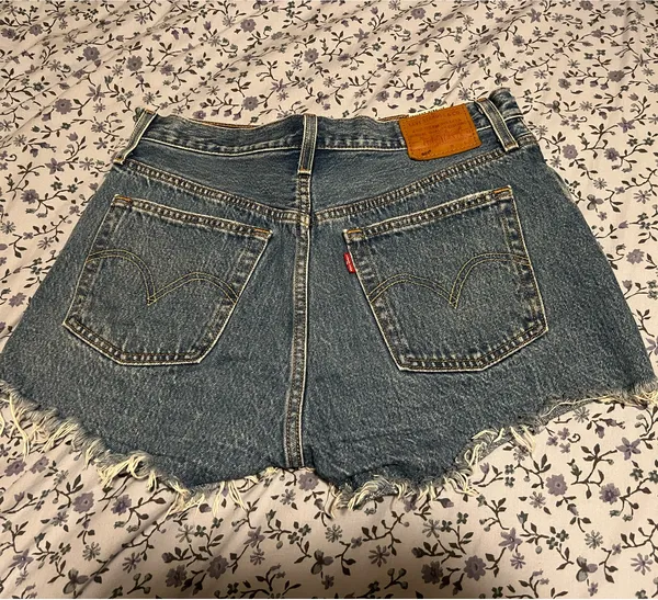 Levi’s Jean Denim Shorts Distressed 501 - Image 3