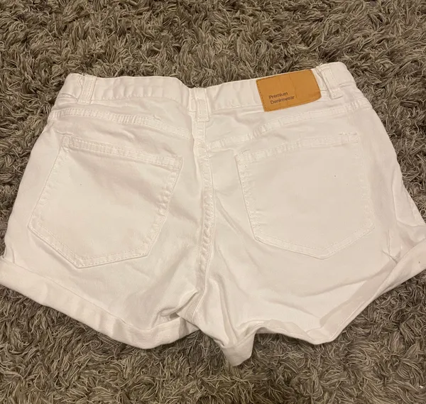 White Shorts - Image 2