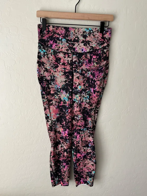 Lululemon Base Pace High Rise Tights Leggings Stencil Blossom Size 8 - Image 3