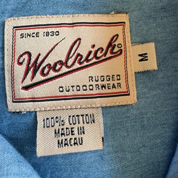 Vintage Woolrich Chambray Shirt M – Embroidered Barn Fall‎ Farmhouse Scene - Image 2