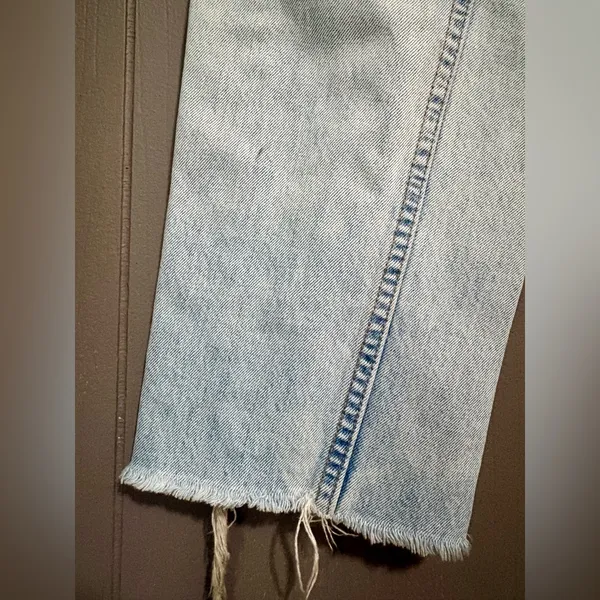 LEVI’S 550 Vintage 90s Light Wash Jeans - Image 9