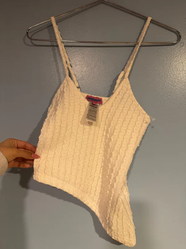 Edikted Phoebe Asymmetric Textured Knit Top - Image 2