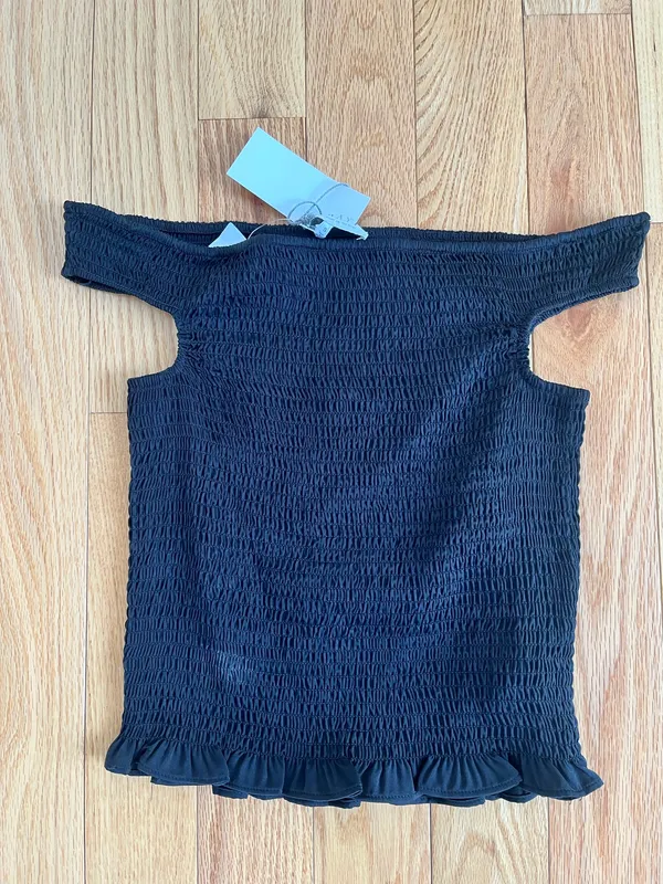 WAYF Off-The-Shoulder Black Top - Image 2