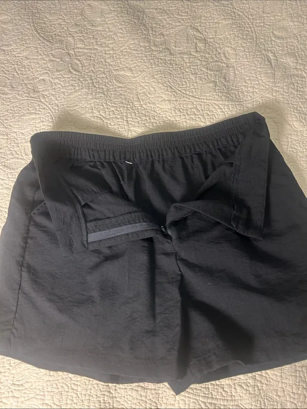 Classic Black Women's Bermuda Shorts Size L - Image 5