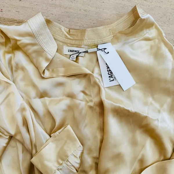 L'AGENCE 100% silk charmeuse blouse NEW - Image 9