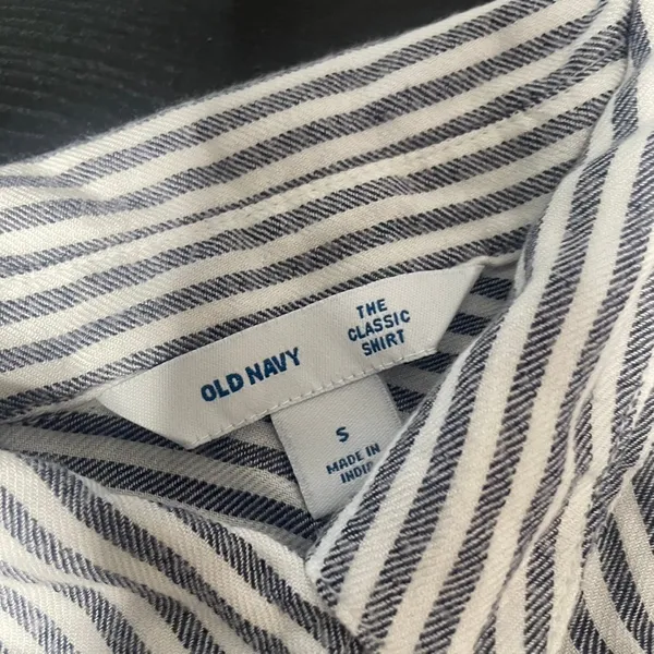 Old Navy The Classic Shirt Womens Small Blue White Striped Button Down Rayon Top - Image 2