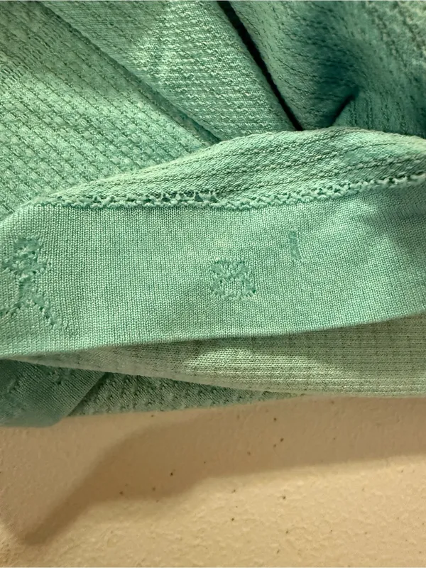 Lululemon Razorback Unlined Tank Top Women’s Turquoise Aqua Size 8 - Image 3