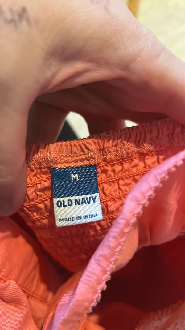 Old Navy Coral Ruffle Top M - Image 4
