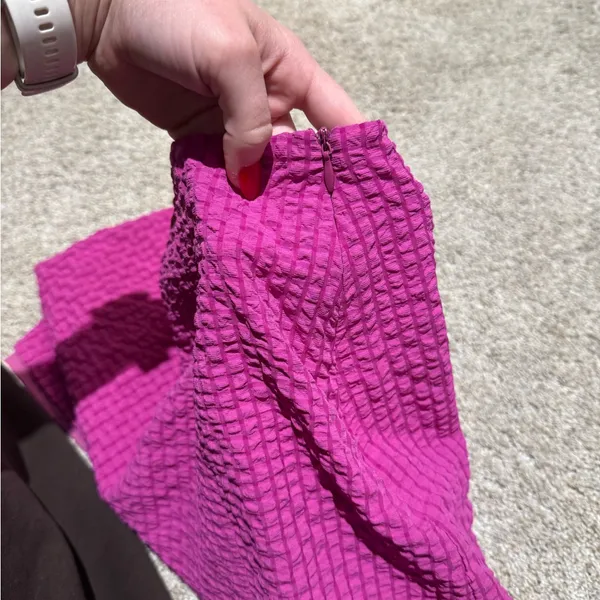 Le Lis Fuchsia Textured Pencil Skirt - Image 4