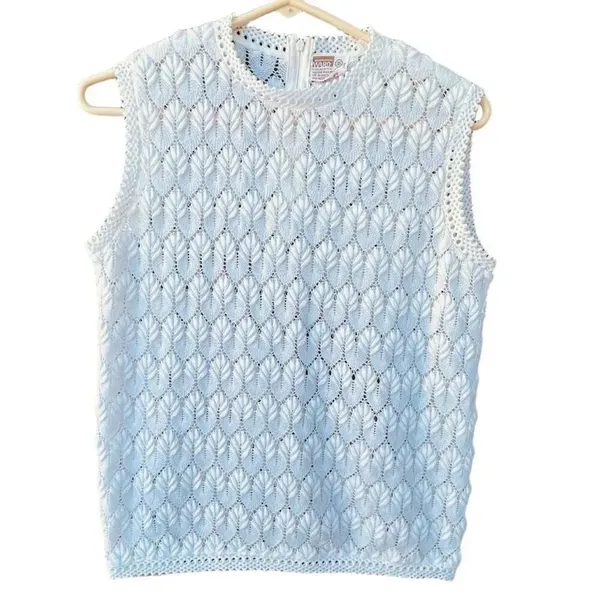 Vintage size 36 Montgomery Ward made in Japan knitted leaf pattern vest. - Image 4
