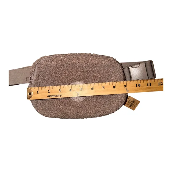 PINK Tank Sherpa Belt‎ Bag - Image 6