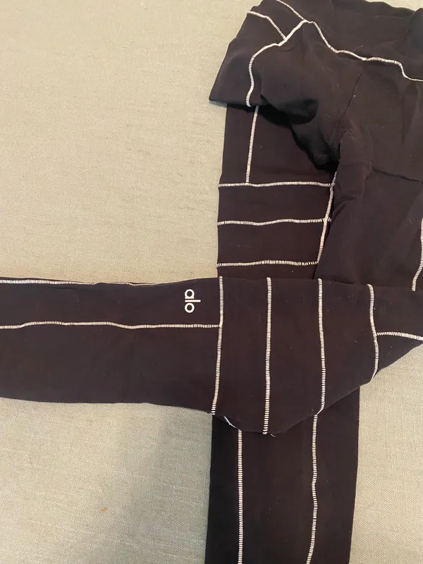 Alo Leggings - Image 2