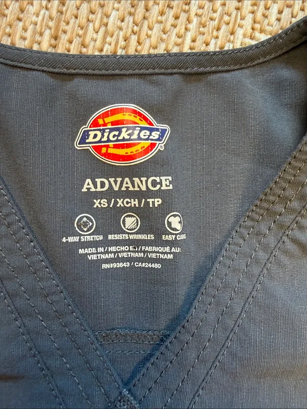 Dickies Women's Advance V-Neck Scrub Top in Navy Blue - Image 2