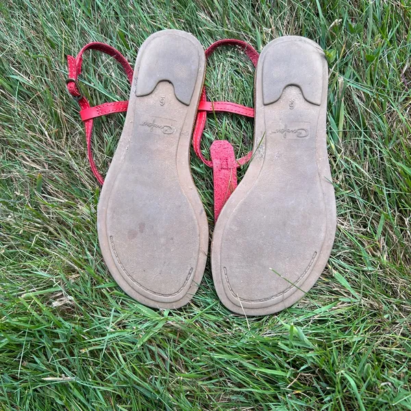 Red Sandals Brown Size 6 - Image 3