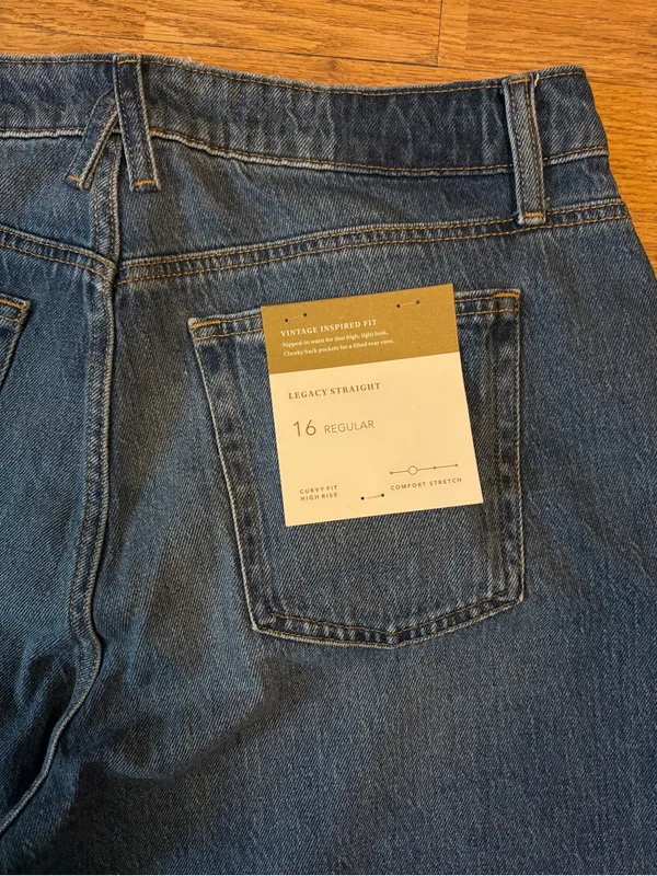 NEW Maurices curvy Legacy Fit Straight Leg Jeans - vintage inspired, Medium wash - Image 2