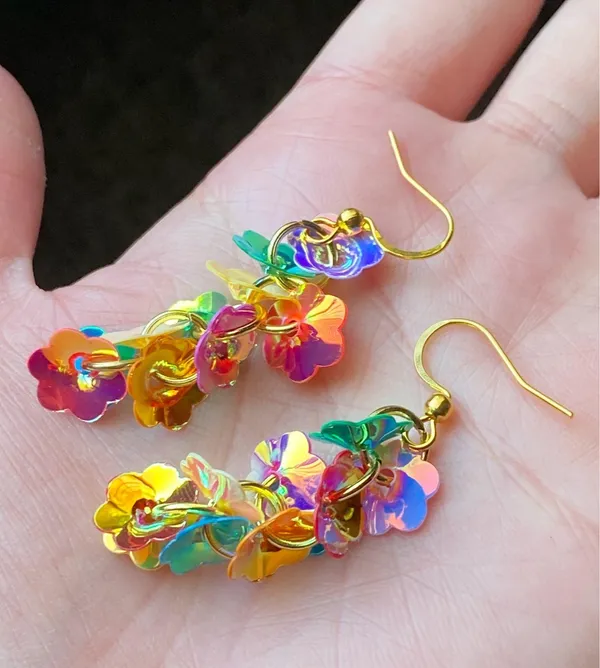 Handmade fairy cute funky unique style flower sequins dangle earrings🌈🌼 - Image 5