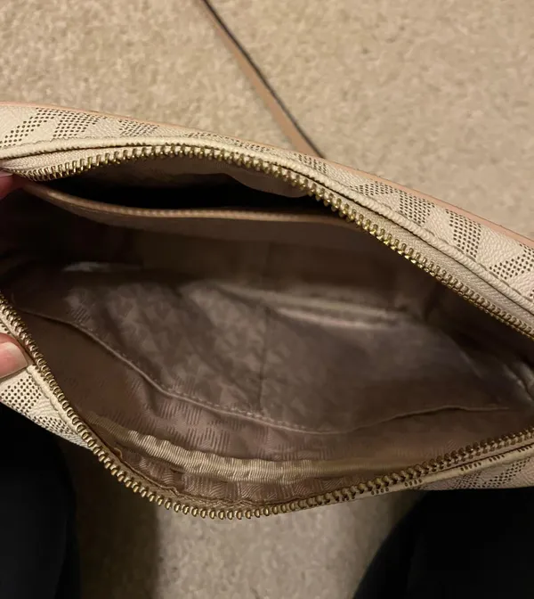 Michael Kors Logo Crossbody Bag - Image 4
