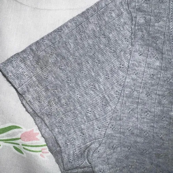 Brandy Melville gray cropped top. - Image 5