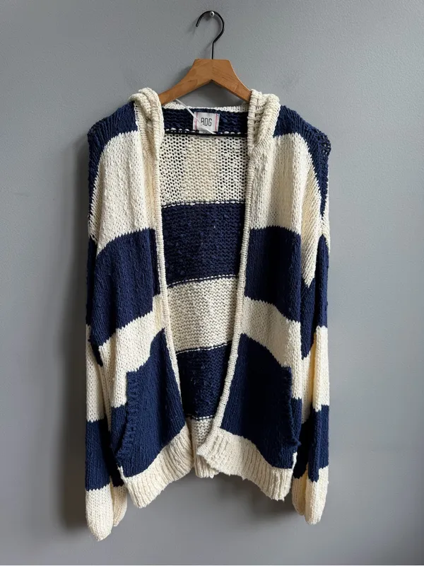 Urban Outfitters BDG Tyler Chunky Blue and Cream Striped Open-Front Sweater - Image 5