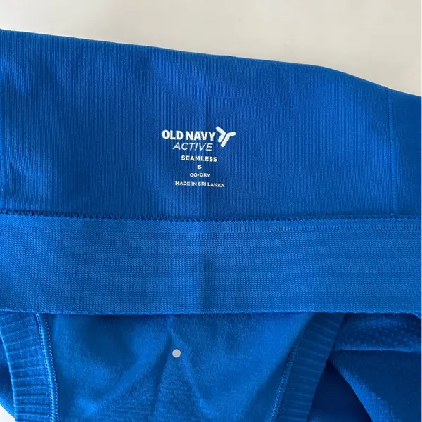 Old Navy Blue Sleeveless Workout Tank - Image 3