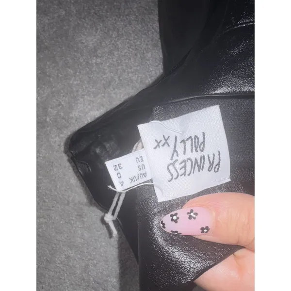 princess polly faux leather pants NWT size 0 - Image 4
