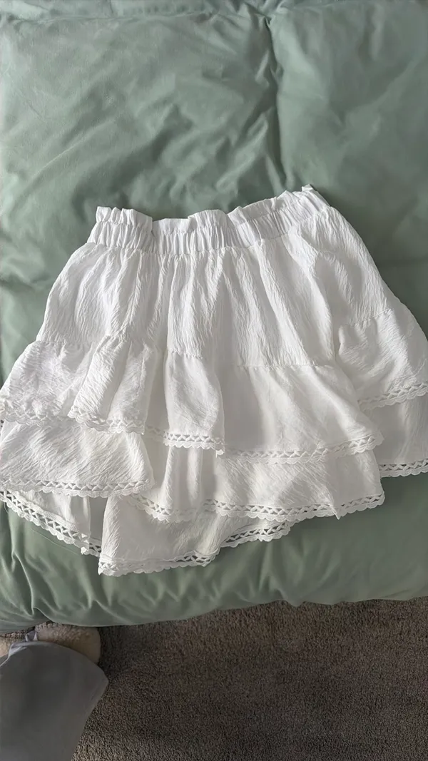 Amazon White Skirt - Image 2