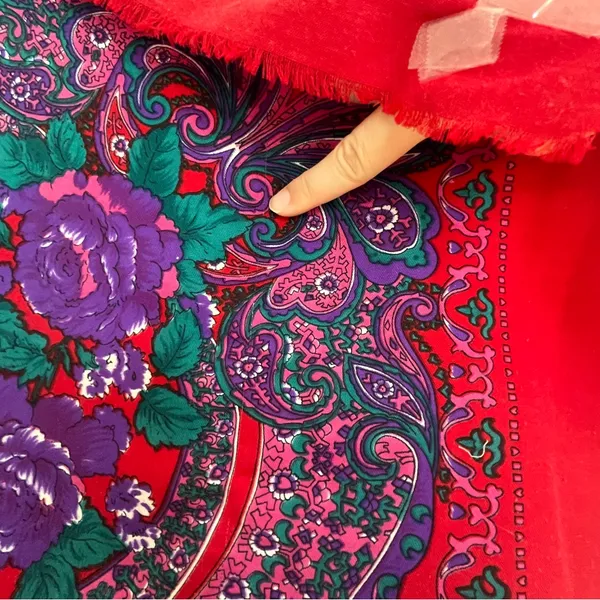 Vintage 80s Vicountessa Valentina scarf red purple floral paisley green shawl - Image 7