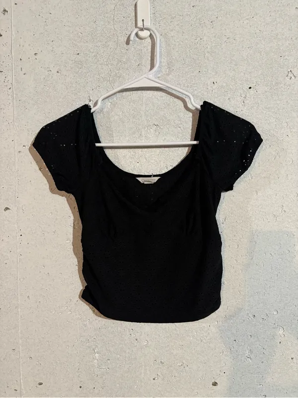 Aeropostale Eyelet Ruched Lace-Trim Crop Top | Size: Small - Image 3