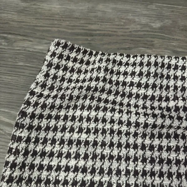 NWT Ann Taylor • Tweed Midi Skirt • Houndstooth Print • Purple • Large - Image 4