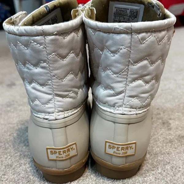 Sperry Women's White and Tan Lace Up Duck Boots Size 7.5 - Image 4