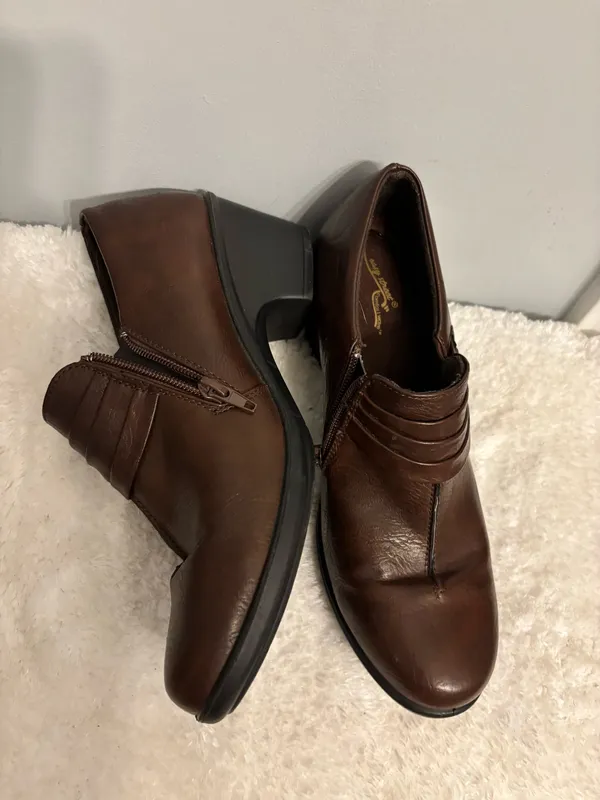 Easy Street Comfort Wave Slip-On Sz.9.5 - Image 4