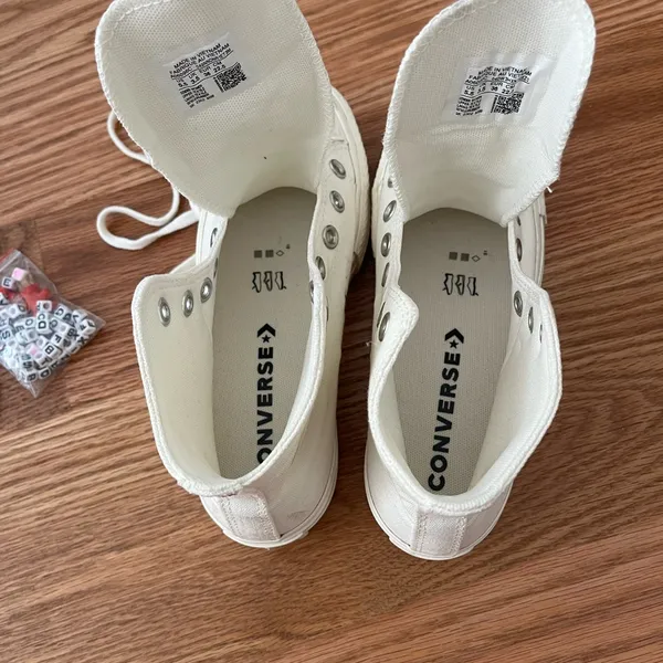 Converse platform sneakers with charms - Image 8
