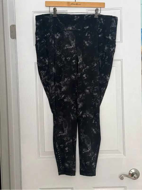 Lululemon Swift Speed High-Rise Tight 28" in Aquila Black Multi - Image 2