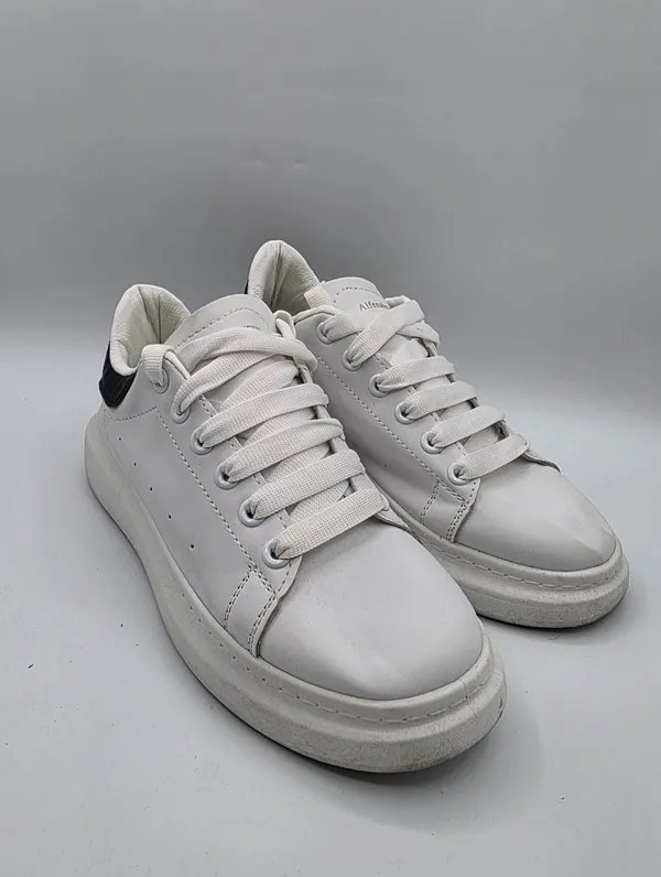 Women's Oversized Colorblocked Sneakers White Black Size 10 Minimialistic - Image 10