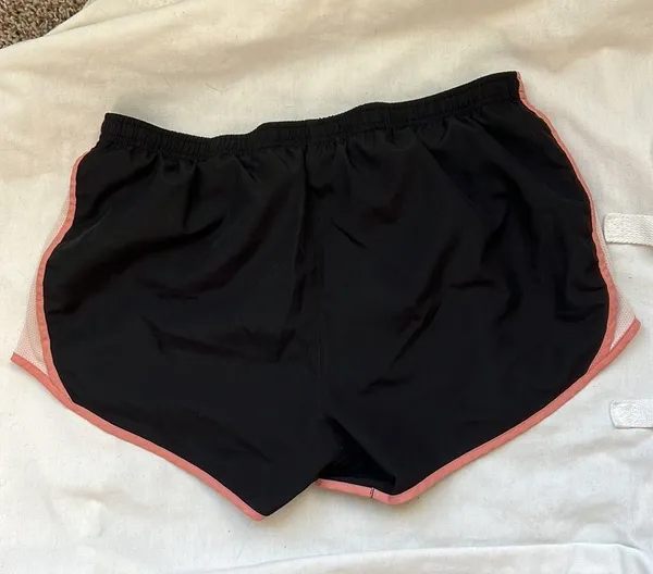 Nike Dri-Fit size L athletic shorts with undergarment attached elastic waistband - Image 7